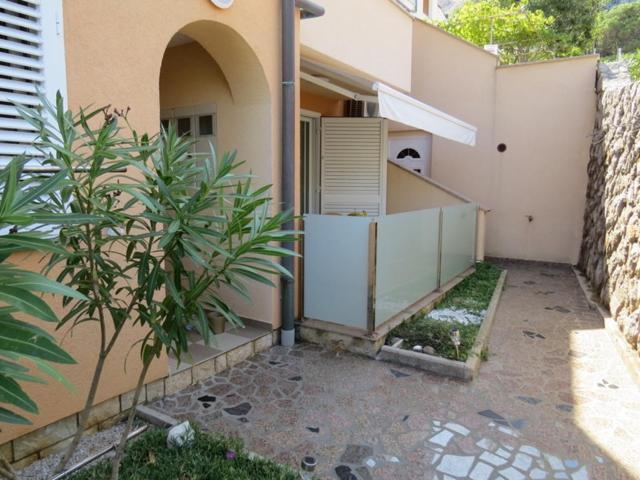 Ara-Ninja Apartment Baska  Bagian luar foto